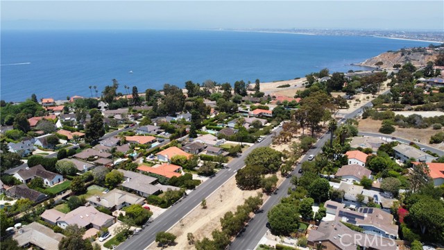 Enjoy Coastal Living in Lunada Bay