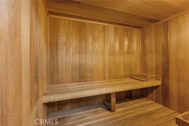 620 S Gramercy Place, Los Angeles CA: https://media.crmls.org/medias/4da79f9f-660f-4ae3-b2de-8ac1d530cc6d.jpg