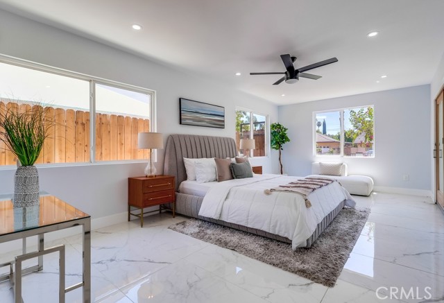 Detail Gallery Image 3 of 21 For 22555 Califa St, Woodland Hills,  CA 91367 - 7 Beds | 7 Baths