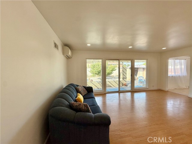 14518 Rimgate Drive, Whittier CA: https://media.crmls.org/medias/4da83cf8-32c3-4604-9065-8813c1e1b175.jpg