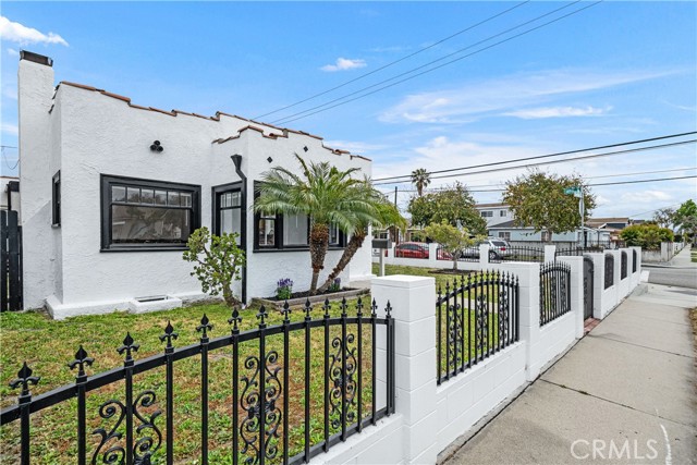 Detail Gallery Image 1 of 36 For 14828 Grevillea Ave, Lawndale,  CA 90260 - 3 Beds | 2 Baths