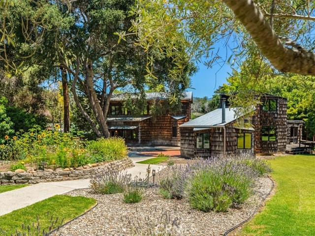 160 Broad Street, San Luis Obispo CA: https://media.crmls.org/medias/4da91496-8555-4954-99f9-3c3dcad49fe6.jpg