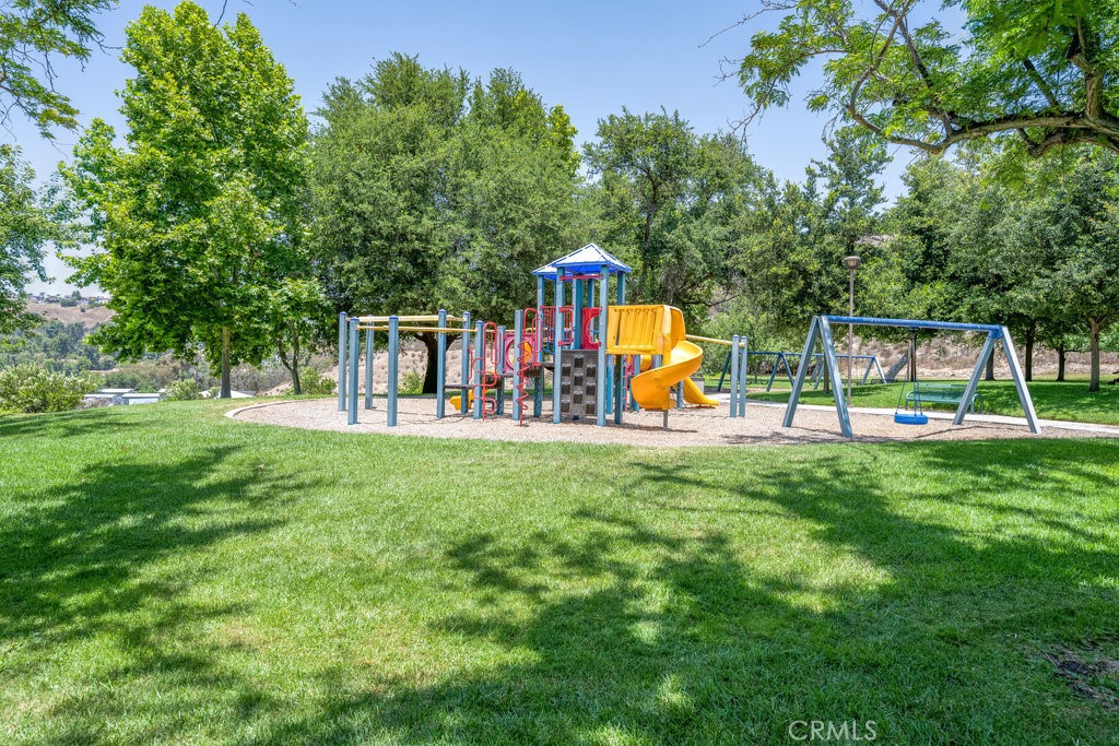 https://media.crmls.org/medias/4da937d0-721c-4d40-9639-98d81a2bc0f1.jpg?preset=X-Large