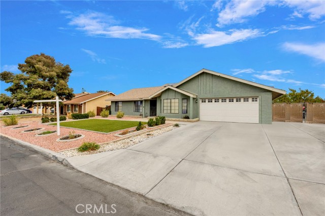 11359 Courtside, Victorville CA: https://media.crmls.org/medias/4da98ca4-e612-4f0a-9b94-2ea1c3297263.jpg