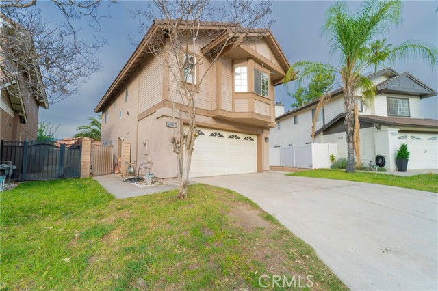 13584 Sutter Court, Fontana CA: https://media.crmls.org/medias/4da9a9f9-c5f1-450c-90ae-22a2576e68c1.jpg