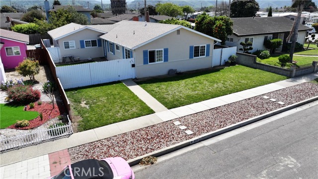 804 East Oak Avenue, Lompoc CA: https://media.crmls.org/medias/4da9b18d-143e-421d-b2c1-d79d41da5c35.jpg