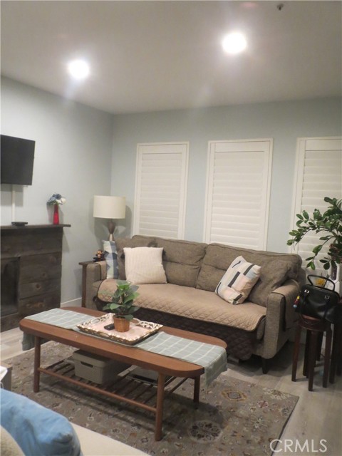 Detail Gallery Image 16 of 16 For 406 E Center, Anaheim,  CA 92805 - 3 Beds | 2/1 Baths