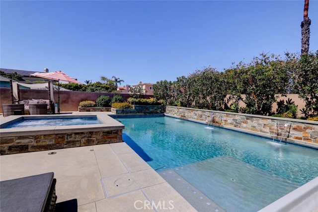 1833 8th Street, Manhattan Beach CA: https://media.crmls.org/medias/4daa7fbd-64d8-48ff-93c0-2baba71460b4.jpg
