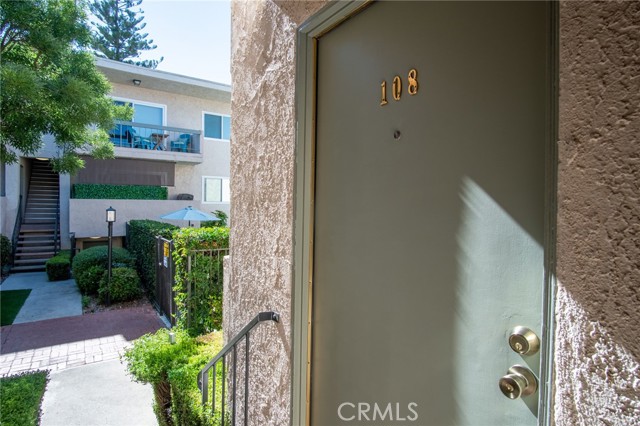 Detail Gallery Image 8 of 27 For 5055 Coldwater Canyon Ave #108,  Sherman Oaks,  CA 91423 - 2 Beds | 2 Baths