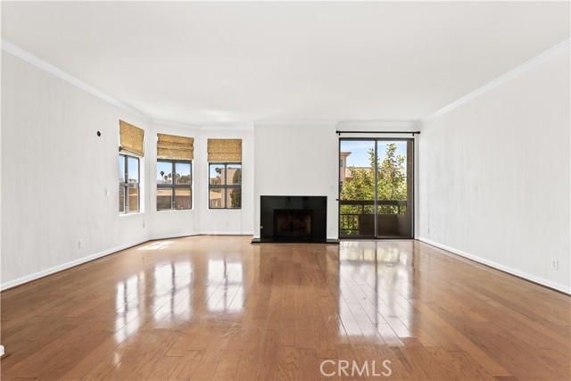 Detail Gallery Image 4 of 26 For 8642 Gregory Way #204,  Los Angeles,  CA 90035 - 2 Beds | 2 Baths