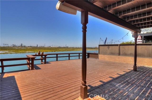Detail Gallery Image 24 of 39 For 415 Canal St, Newport Beach,  CA 92663 - 4 Beds | 2/1 Baths