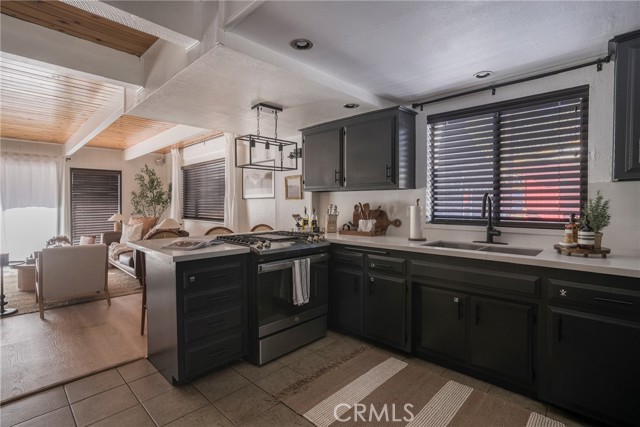 Detail Gallery Image 7 of 35 For 745 Irving Way, Big Bear City,  CA 92314 - 3 Beds | 2 Baths