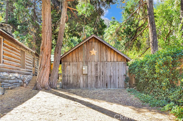 Detail Gallery Image 7 of 32 For 41099 Valley of the Falls Dr, Forest Falls,  CA 92339 - 2 Beds | 1 Baths