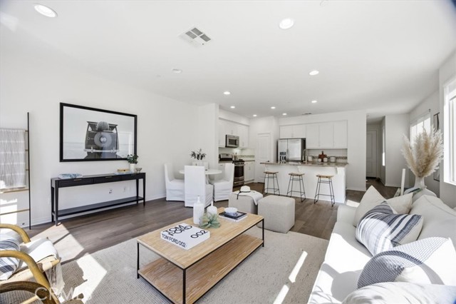 Image 5 of 32 For 12921 Union Avenue 107