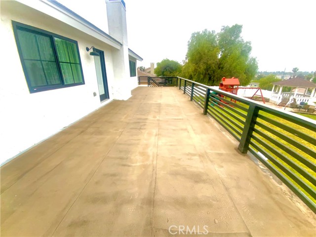 2416 Hialeah Circle, Norco CA: https://media.crmls.org/medias/4dad40f2-4d06-47b3-8e8e-0f5e52471760.jpg