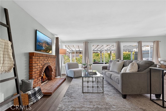 Detail Gallery Image 3 of 28 For 27026 Rio Pecos, Valencia,  CA 91354 - 3 Beds | 2 Baths