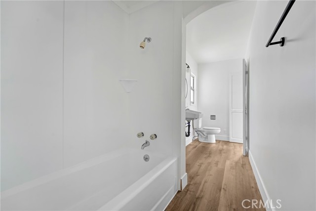 401 S Hidalgo Avenue, Alhambra CA: https://media.crmls.org/medias/4dae1b00-c4d6-4215-a678-f6ee7b064179.jpg