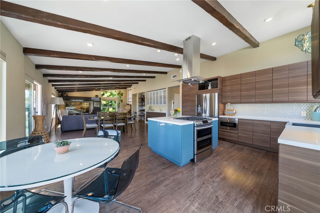 4daef45c 41fa 4c82 98d6 111ae25a928a