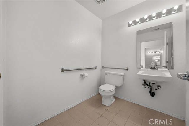 Detail Gallery Image 45 of 47 For 43407 30th St West #3,  Lancaster,  CA 93536 - 2 Beds | 2/1 Baths