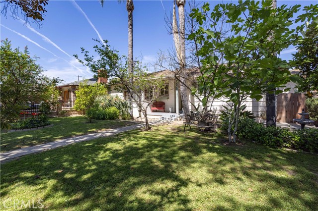 Detail Gallery Image 3 of 35 For 17101 Gault, Lake Balboa,  CA 91406 - 3 Beds | 2 Baths