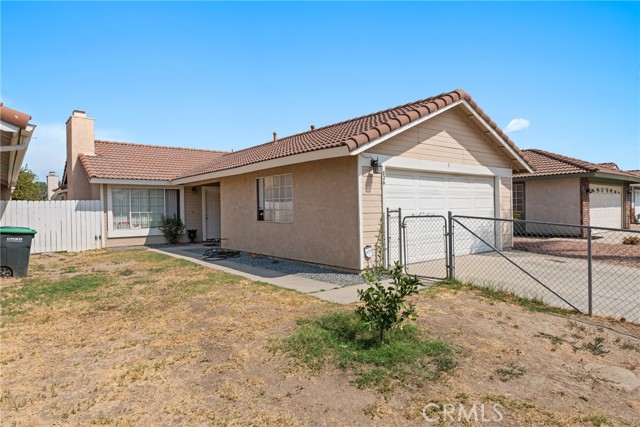 Detail Gallery Image 2 of 32 For 826 Don Dr, Hemet,  CA 92543 - 2 Beds | 2 Baths