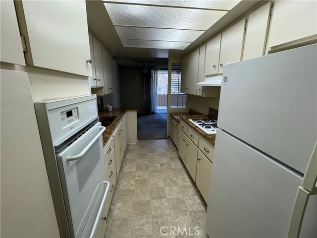 Detail Gallery Image 13 of 34 For 330 W California Bld #203,  Pasadena,  CA 91105 - 1 Beds | 2 Baths