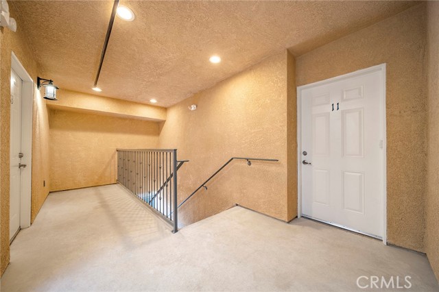 5639 N Huntington Drive, Los Angeles CA: https://media.crmls.org/medias/4db22359-39e1-44a1-a13a-e035bc1ca0dc.jpg