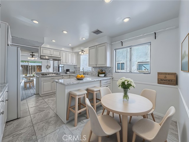 Detail Gallery Image 29 of 55 For 15550 Otsego St, Encino,  CA 91436 - 3 Beds | 2 Baths