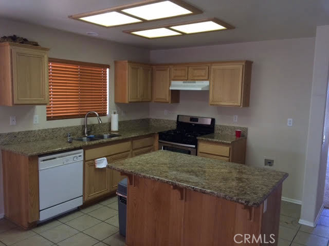 Detail Gallery Image 9 of 11 For 13152 Mesa View, Victorville,  CA 92392 - 3 Beds | 2 Baths