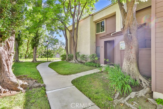 Detail Gallery Image 3 of 45 For 187 via Colinas, Westlake Village,  CA 91362 - 2 Beds | 2 Baths