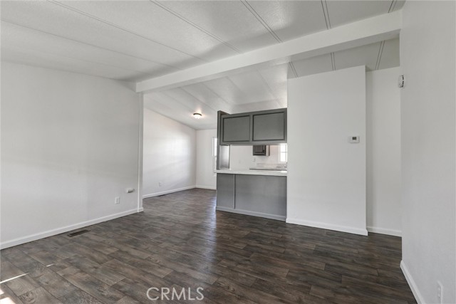 Detail Gallery Image 6 of 33 For 80 E Dawes St #204,  Perris,  CA 92571 - 3 Beds | 2 Baths