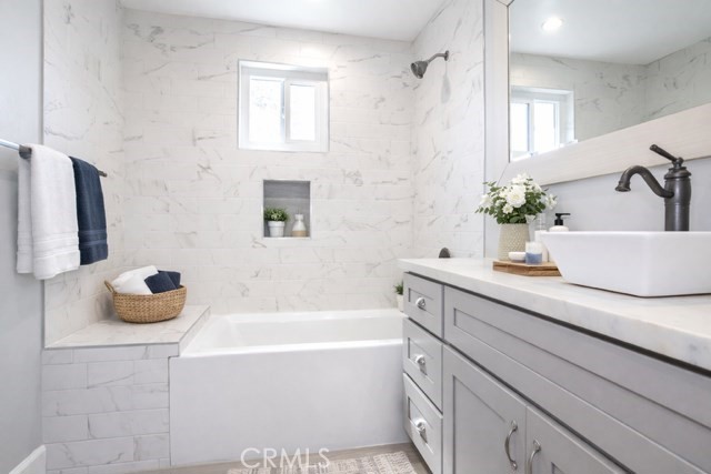 Detail Gallery Image 22 of 33 For 11256 Haskell Ave, Granada Hills,  CA 91344 - 4 Beds | 3 Baths