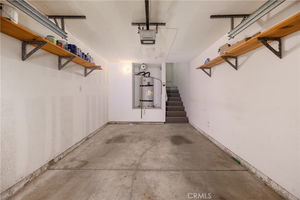 https://media.crmls.org/medias/4db3e072-27cc-48c0-b811-7fa762881db7.jpg?preset=X-Large