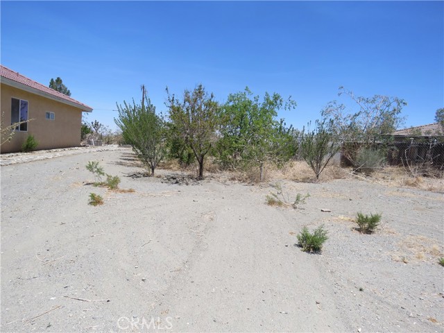 Detail Gallery Image 6 of 23 For 2425 Tokay Rd, Phelan,  CA 92371 - 4 Beds | 3 Baths