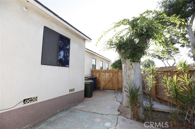 13006 Jefferson Avenue, Hawthorne CA: https://media.crmls.org/medias/4db47f86-43ec-4642-9258-f9cc624a17ef.jpg