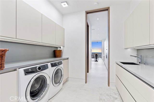 Detail Gallery Image 24 of 27 For 2108 E Oceanfront, Newport Beach,  CA 92661 - 5 Beds | 5/1 Baths