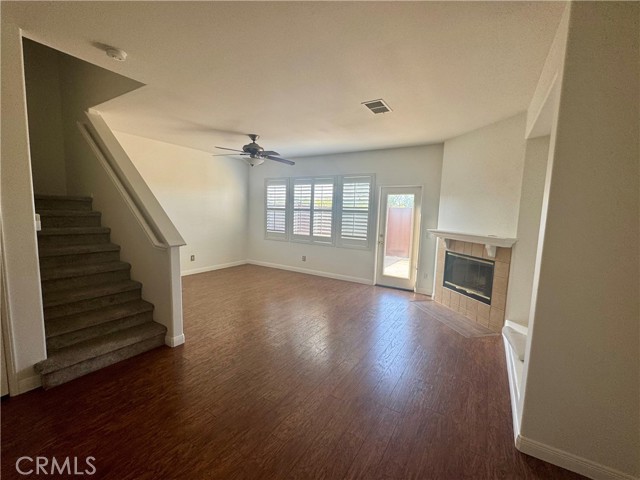 Image 4 of 11 For 4450 Brisbane Way 3