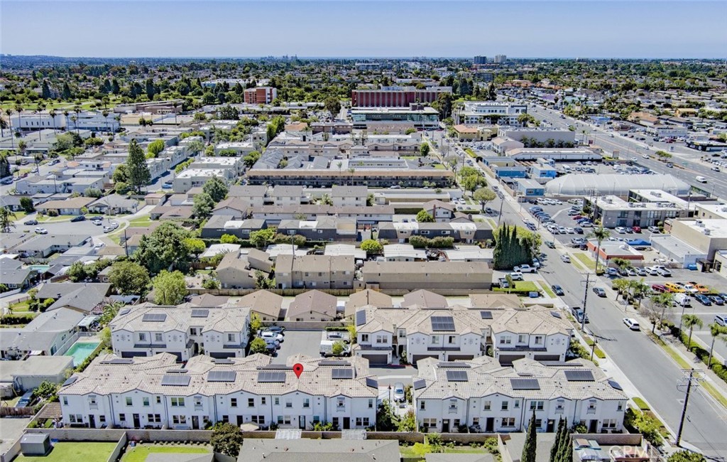 https://media.crmls.org/medias/4db4cd71-1dc7-4f99-a27e-e69e72fd5f8b.jpg?preset=X-Large