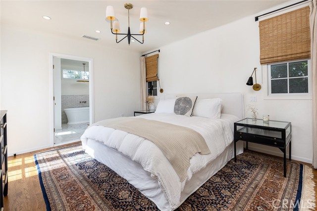 Detail Gallery Image 17 of 25 For 3027 Oakhurst Ave, Los Angeles,  CA 90034 - 3 Beds | 2/1 Baths
