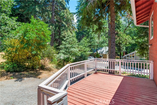 5940 Lake Drive, Angelus Oaks CA: https://media.crmls.org/medias/4db4e6d3-9297-48e6-8eb2-bf588413cc47.jpg