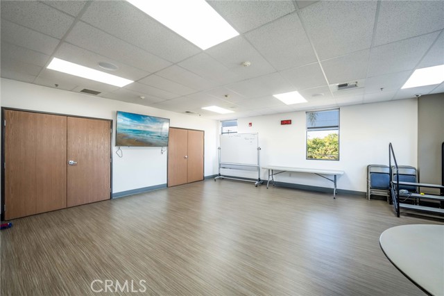 1540 Northwood Road, Seal Beach CA: https://media.crmls.org/medias/4db551e7-4f28-42a8-b285-93155eb3f63f.jpg