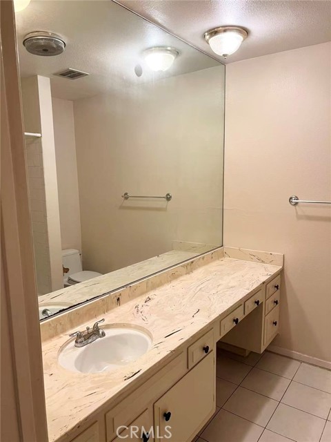 Detail Gallery Image 10 of 13 For 380 S. Euclid Ave #108, Pasadena,  CA 91101 - 2 Beds | 2 Baths