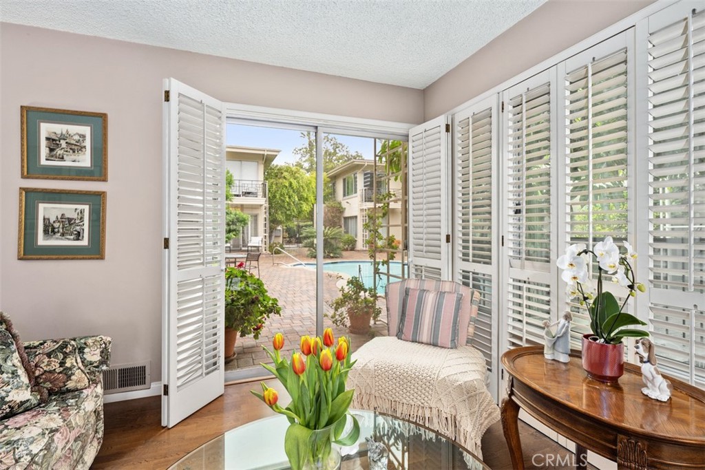 1250 S Orange Grove Boulevard #8