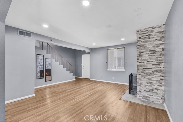 520 N Louise Street, Glendale CA: https://media.crmls.org/medias/4db603f8-54a7-4902-8893-816a29520dad.jpg