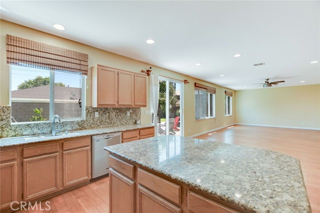 12139 Serra Avenue, Chino CA: https://media.crmls.org/medias/4db61bcf-aa2a-4070-9ce6-e784700d19a7.jpg
