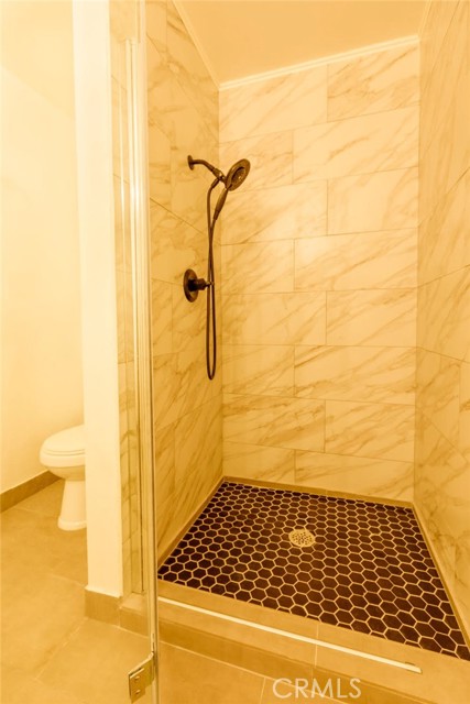 18550 Hatteras Street, Tarzana CA: https://media.crmls.org/medias/4db65ab7-9f70-4eb8-bc3c-ab218850d73d.jpg
