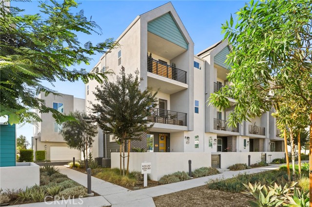 257 Sash, Irvine CA: https://media.crmls.org/medias/4db6cb9a-face-4b69-979e-4e16718a12e1.jpg