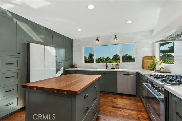 12571 Welbe Drive, North Tustin CA: https://media.crmls.org/medias/4db6f37d-5859-4f6a-aef3-d37292299b4b.jpg