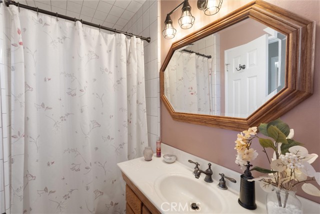 729 Longfellow Avenue, Hermosa Beach CA: https://media.crmls.org/medias/4db7361f-1d17-446e-8970-6f96d7f98c3d.jpg