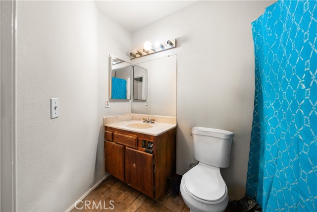 Detail Gallery Image 10 of 18 For 6927 Lanto, Commerce,  CA 90040 - 3 Beds | 3 Baths